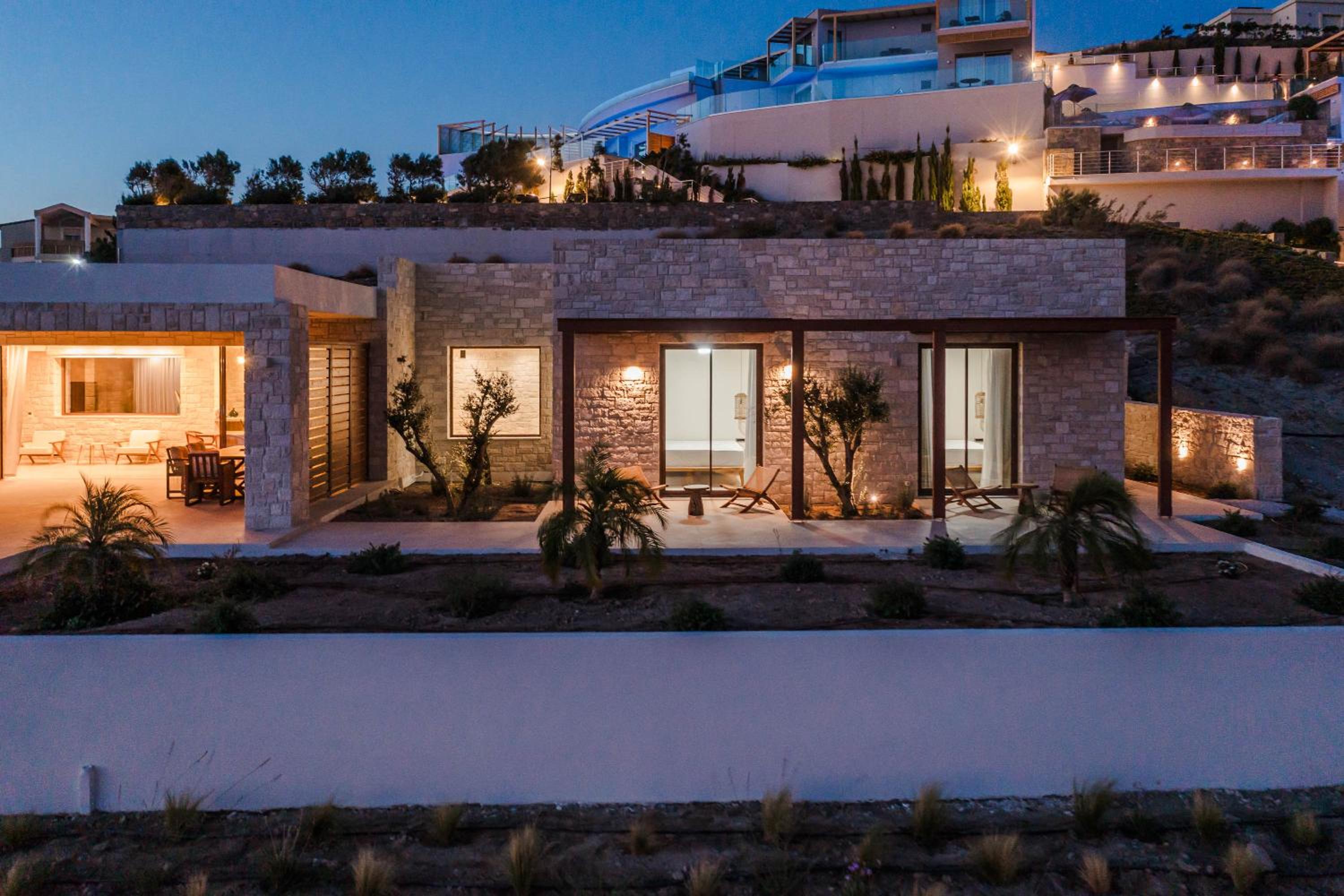 POEMO VILLAS