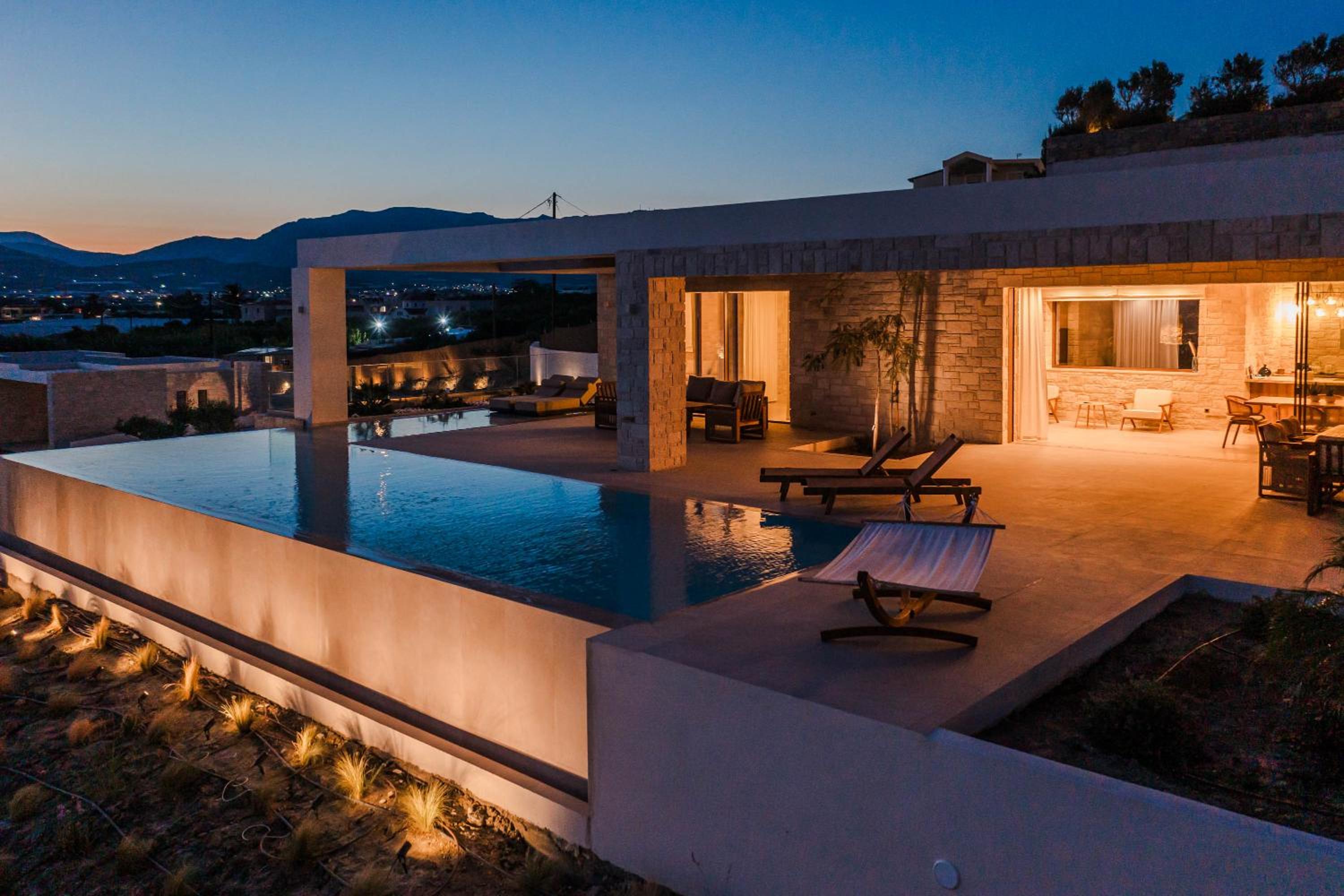 POEMO VILLAS