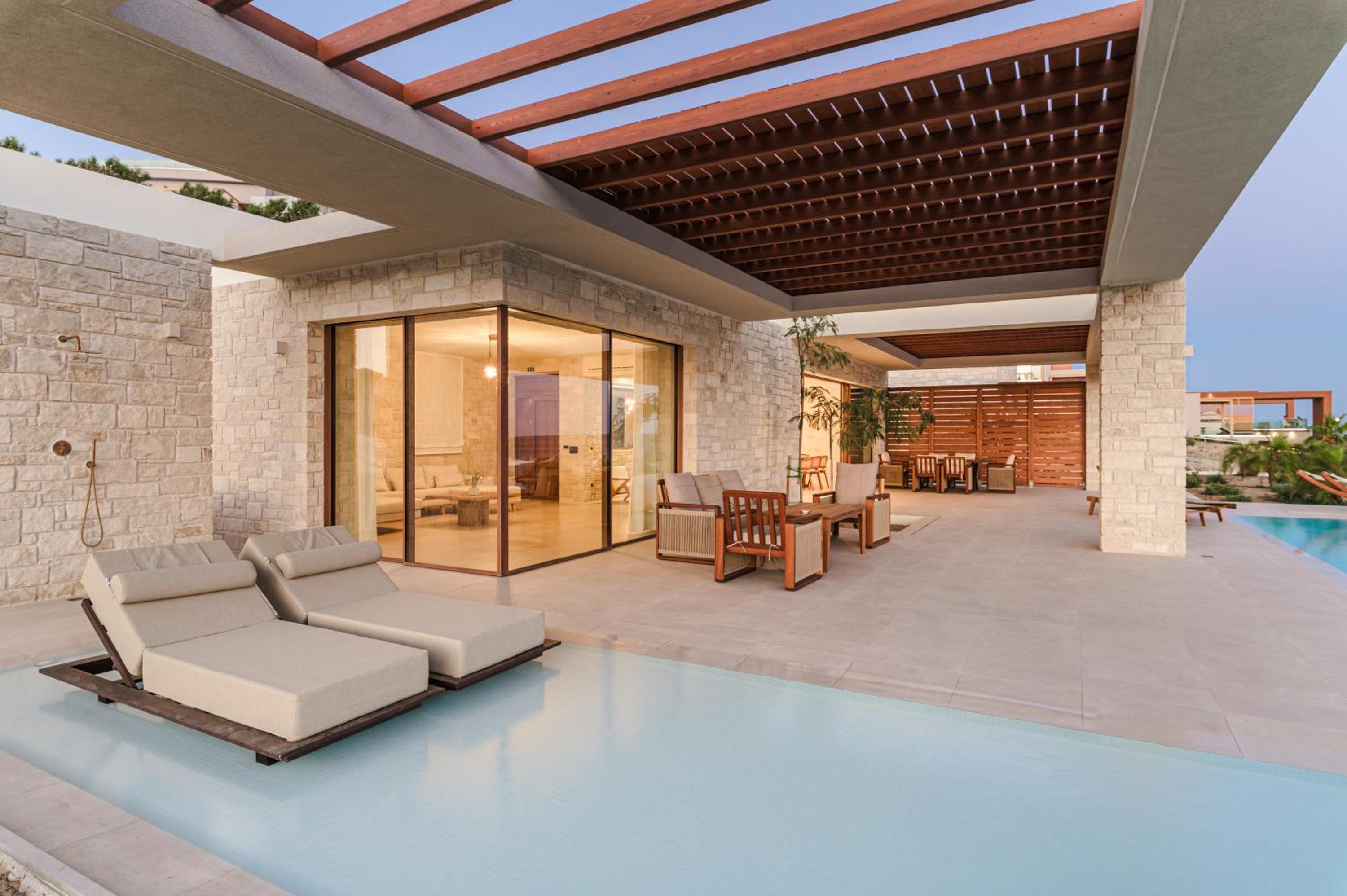 POEMO VILLAS