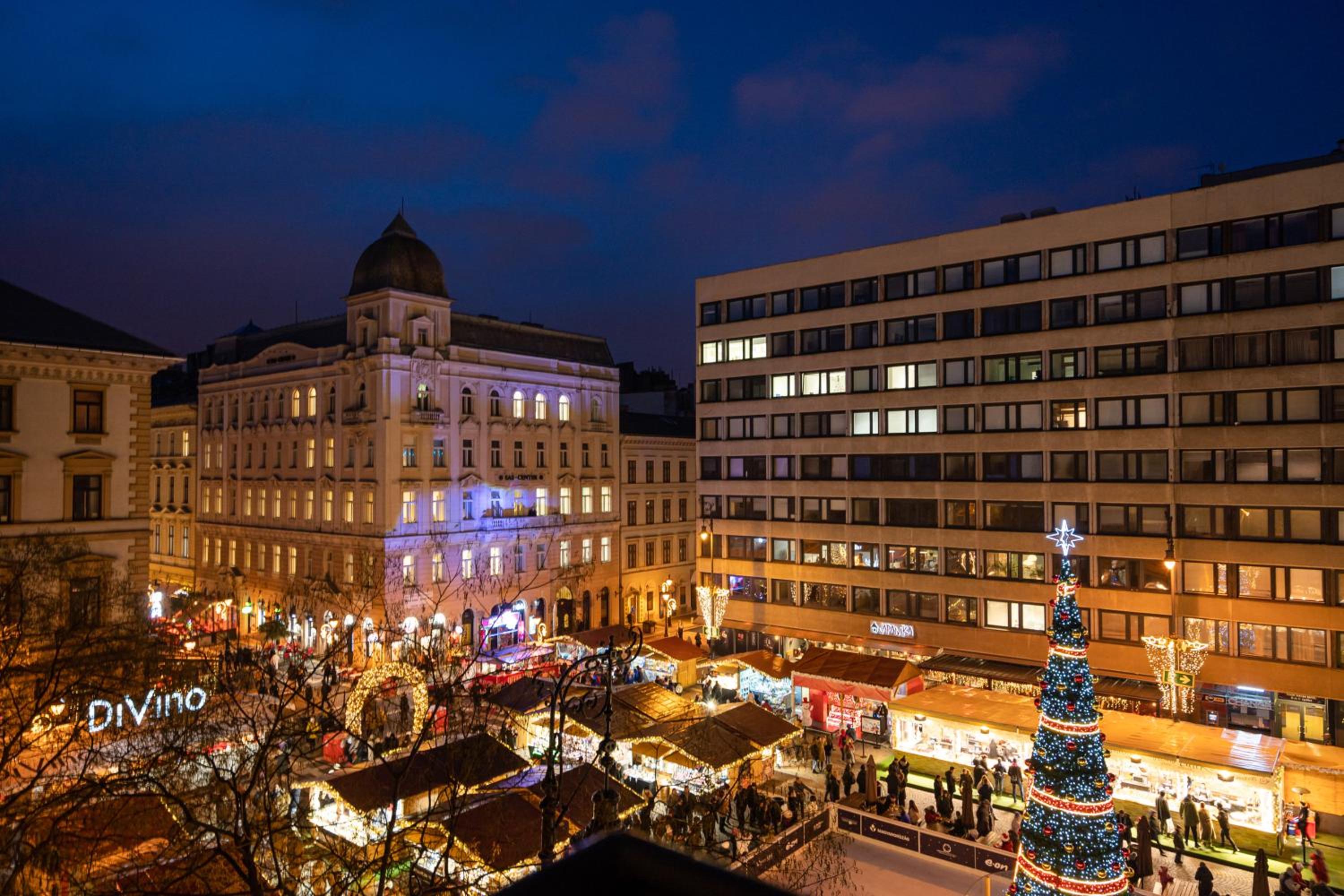 Heart of Budapest Luxury Apartment with Amazing View view 4