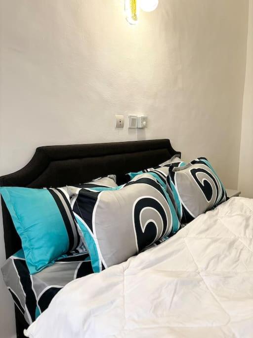 Une Duplex cosy de 3 pièces climatisées!
