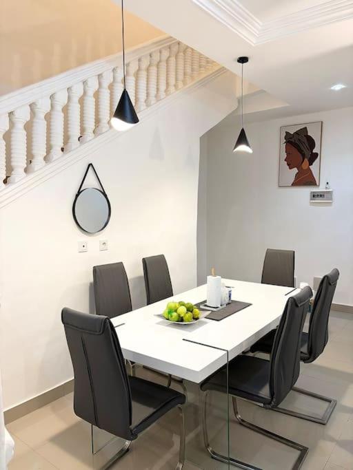 Une Duplex cosy de 3 pièces climatisées!