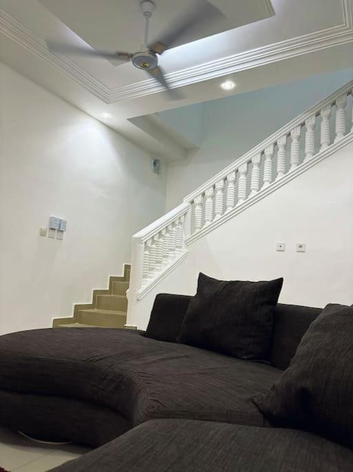 Une Duplex cosy de 3 pièces climatisées!