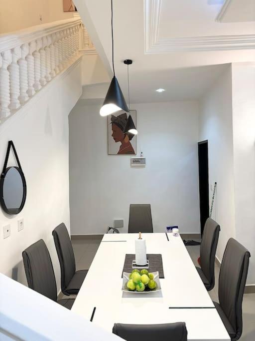 Une Duplex cosy de 3 pièces climatisées!