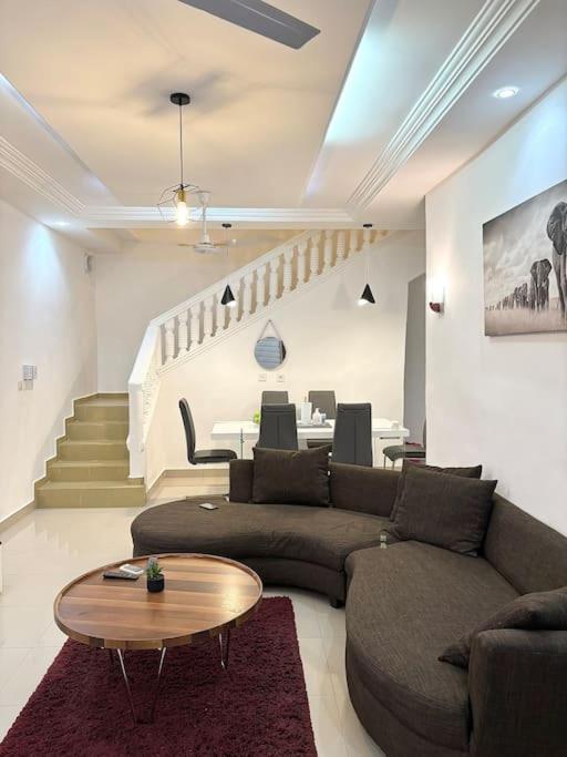 Une Duplex cosy de 3 pièces climatisées!
