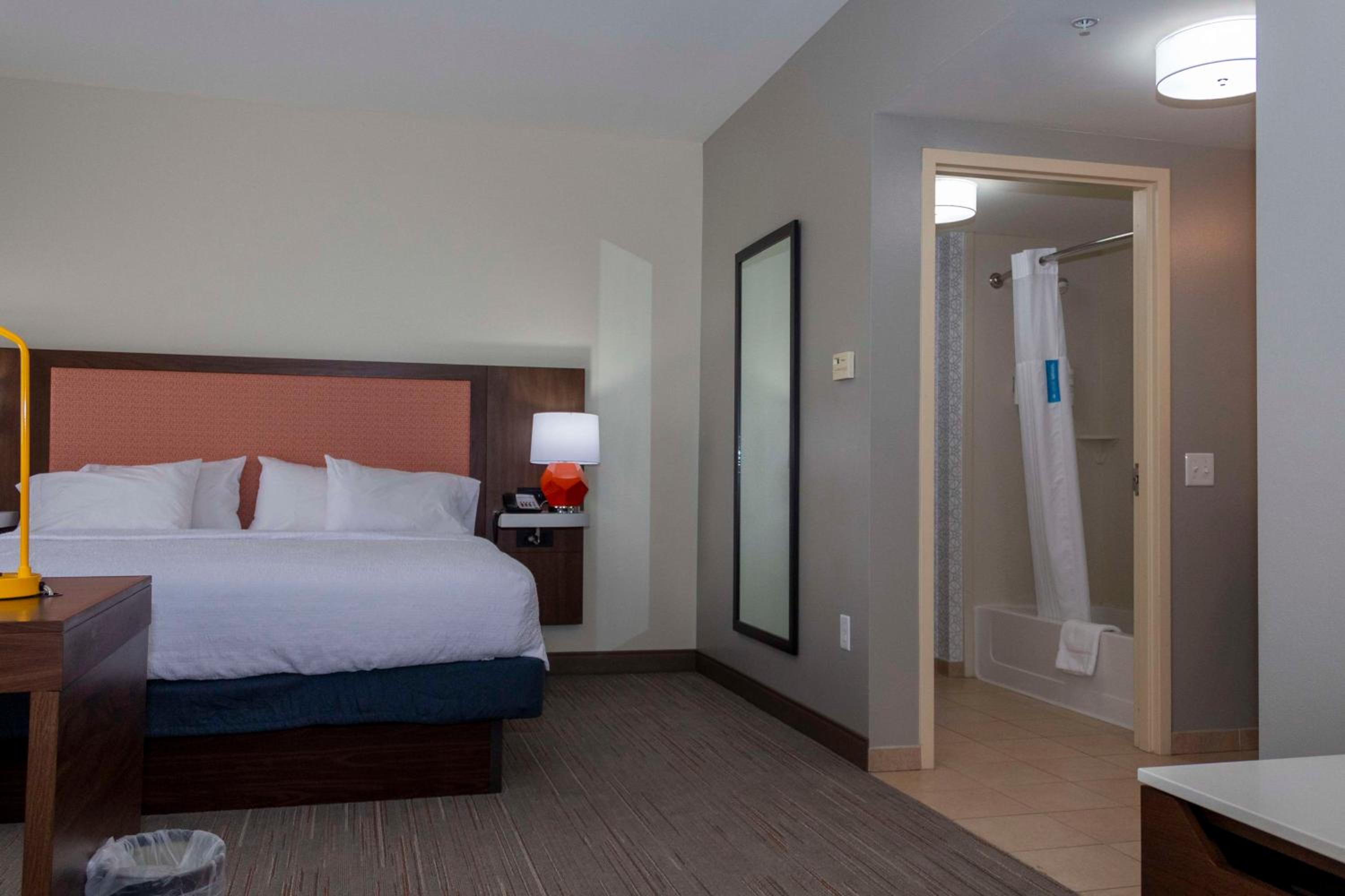 Riverton Vacations - Hampton Inn  Suites Riverton - Property Image 2