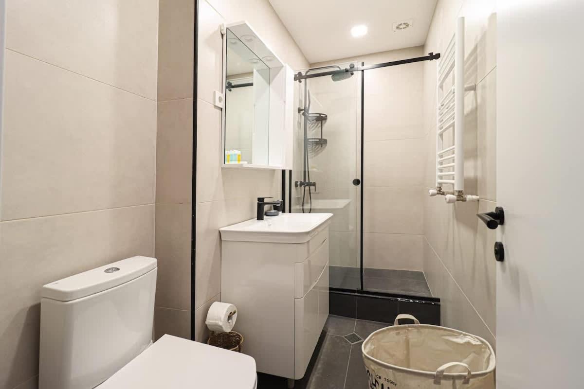 Cozy 1BR Apt near Vake Park - By Wehost view 5