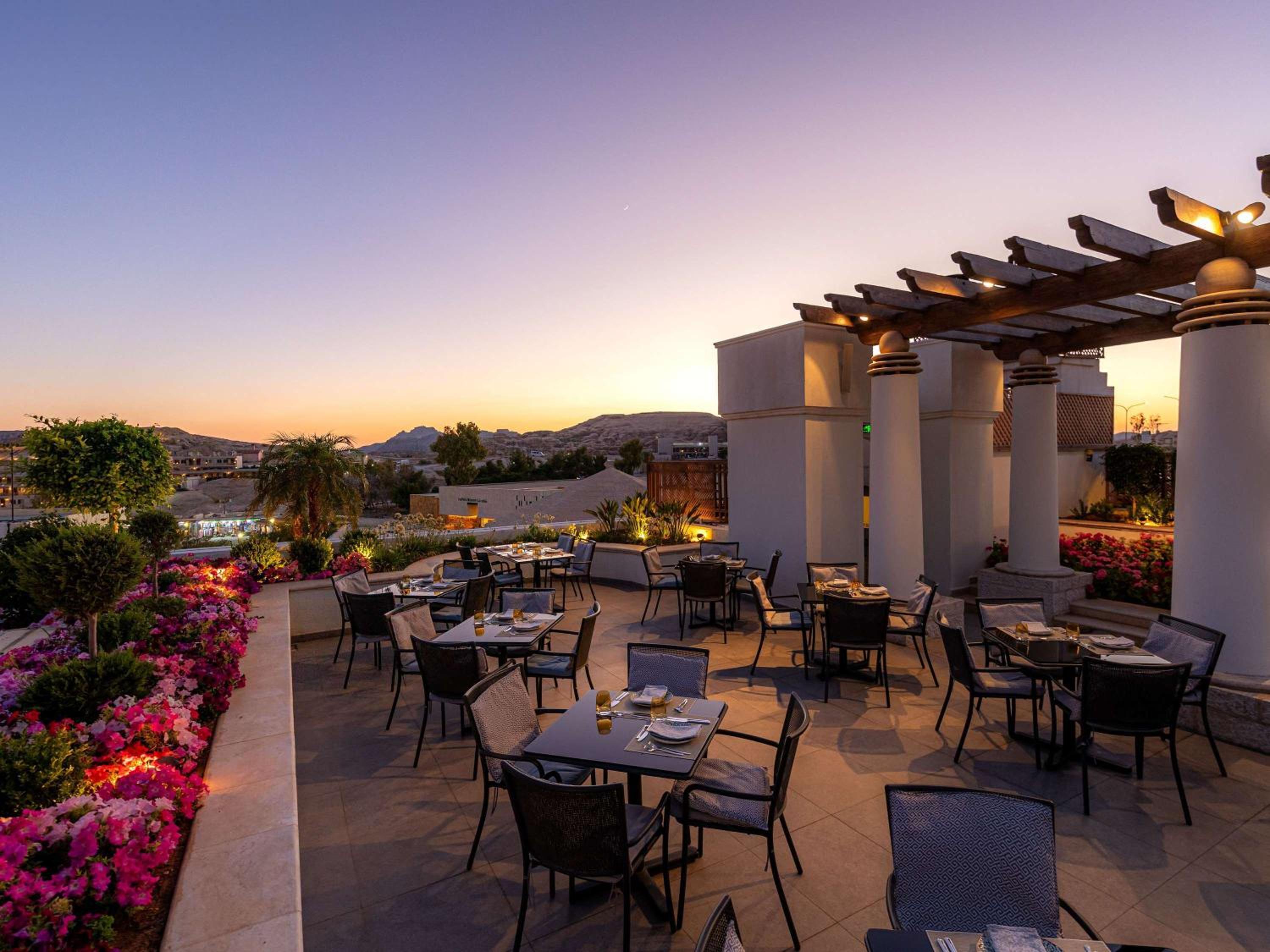 Mövenpick Resort Petra — photo 96