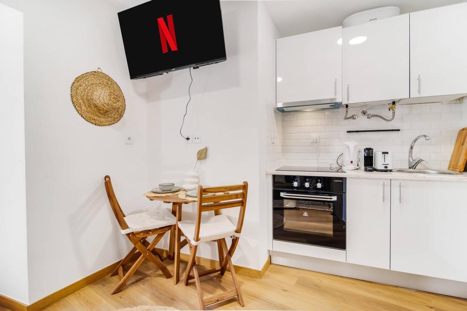 Modern cocoon studio in Santos w AC | By Airnest view 5