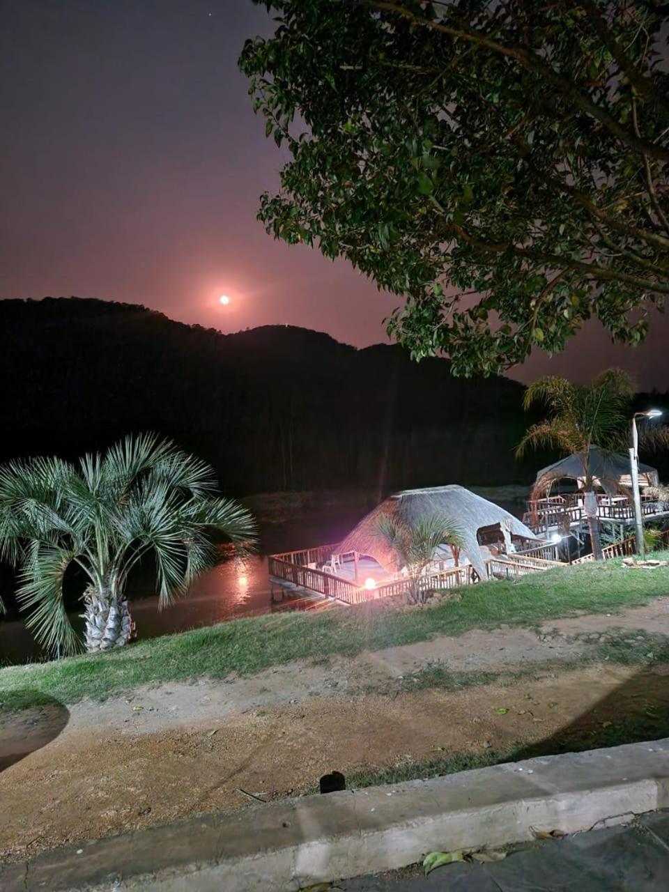 Emahlathini Guest Farm