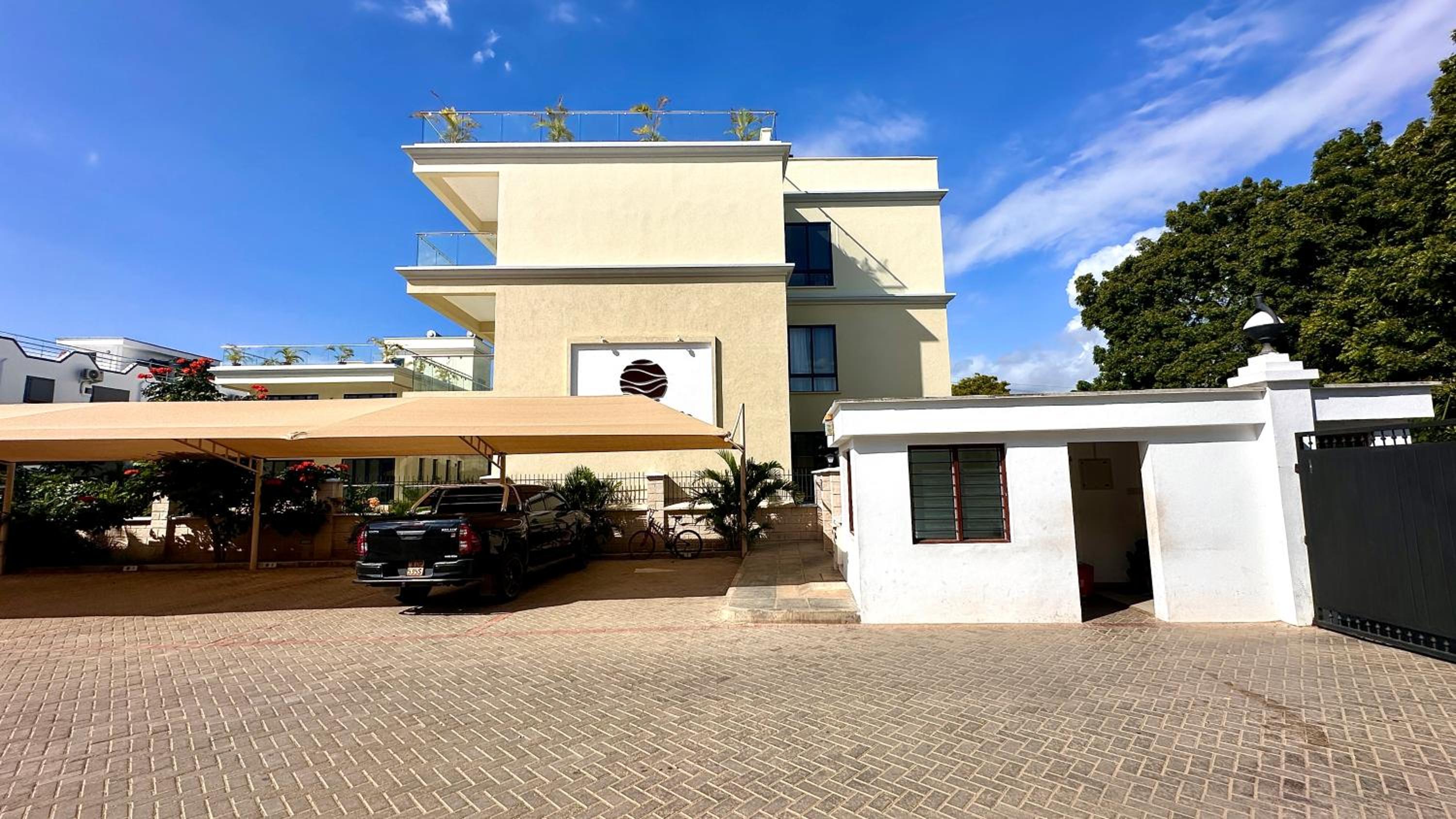Ukunda Vacations - The SandCastle Apartment - Property Image 4
