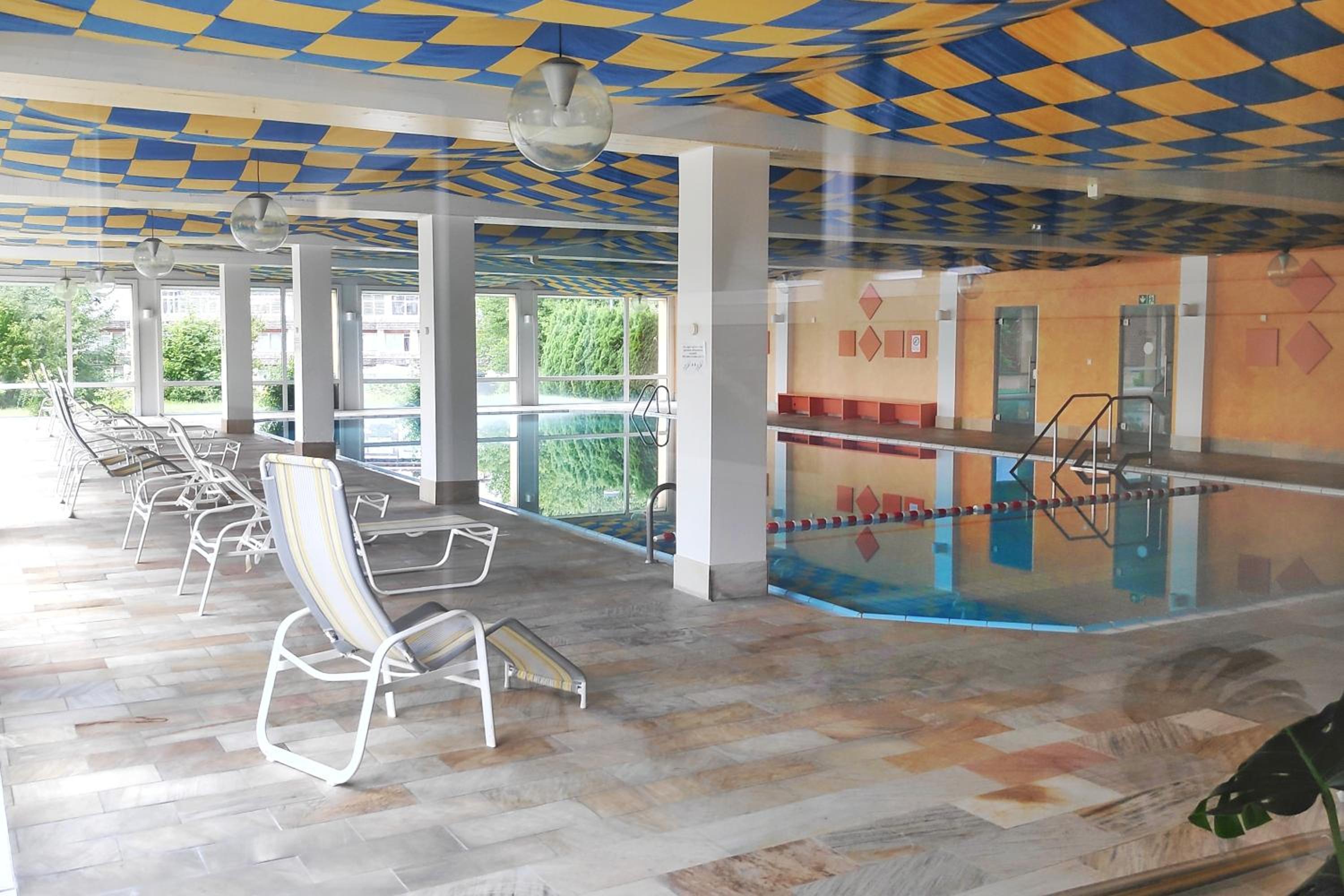 RELAX - YELLOW mit Pool und Sauna view 4