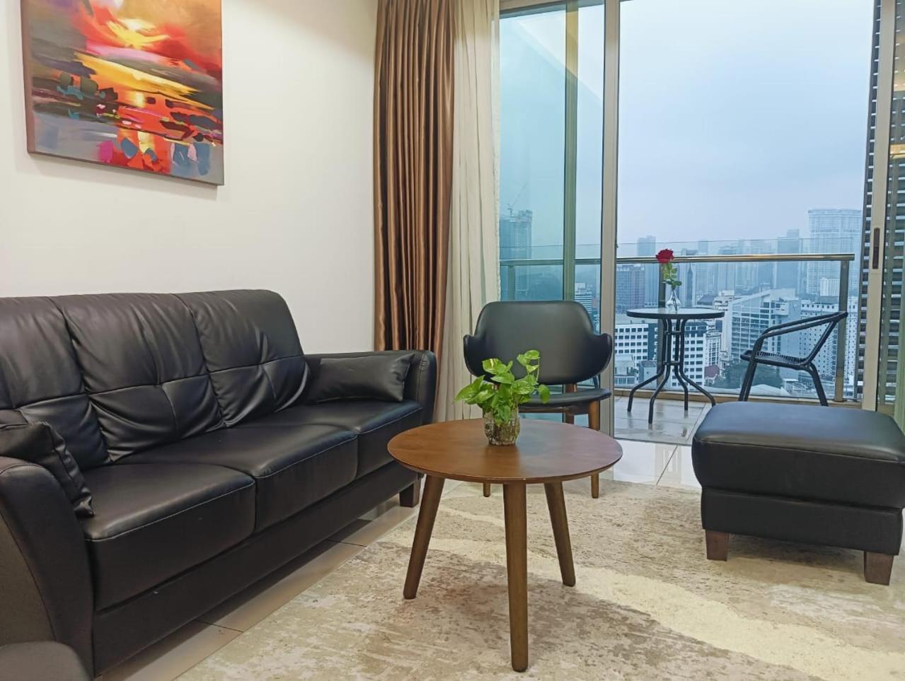 Suasana Lux Rooms