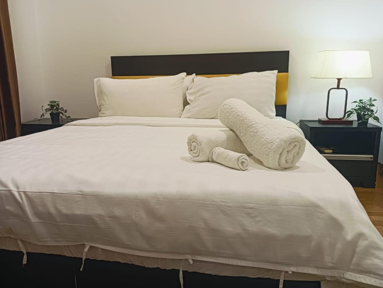 Suasana Lux Rooms