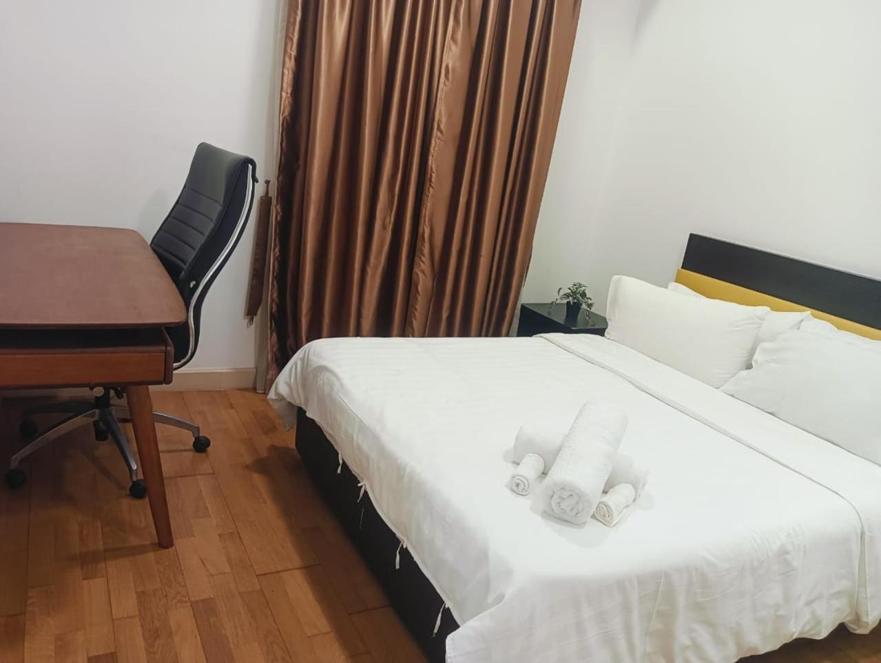 Suasana Lux Rooms