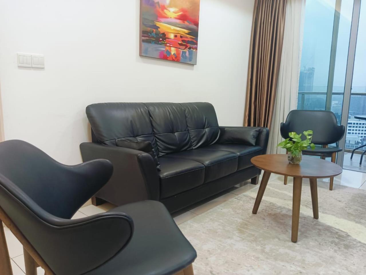 Suasana Lux Rooms
