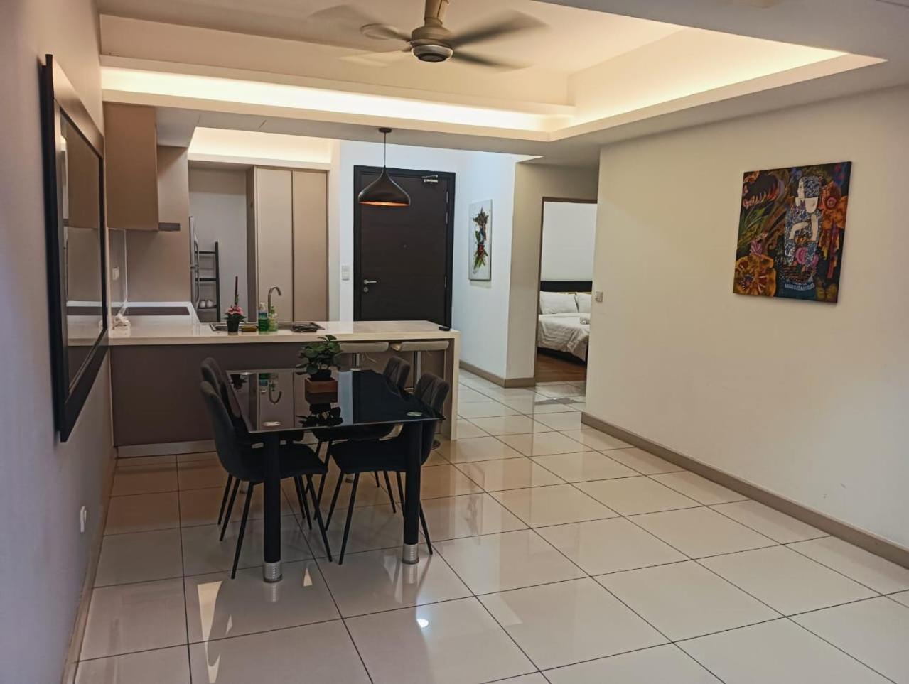 Suasana Lux Rooms