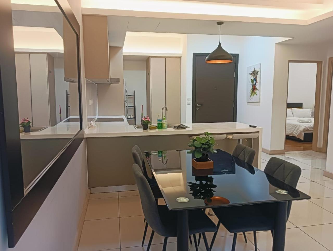 Suasana Lux Rooms