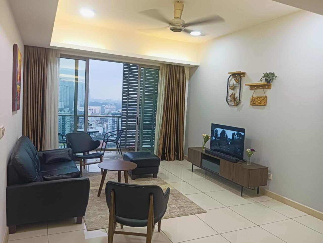 Suasana Lux Rooms