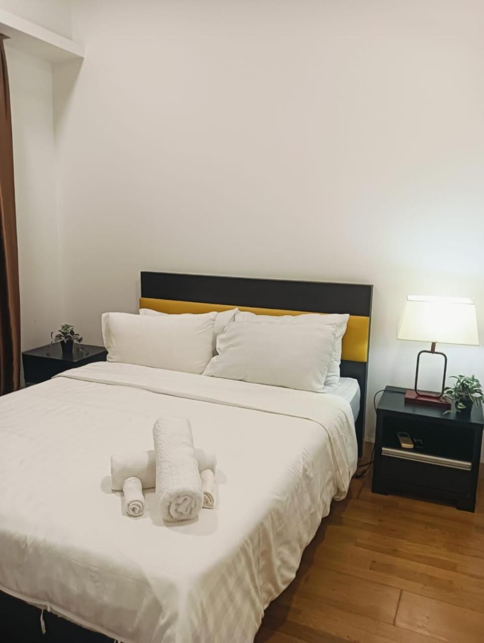 Suasana Lux Rooms