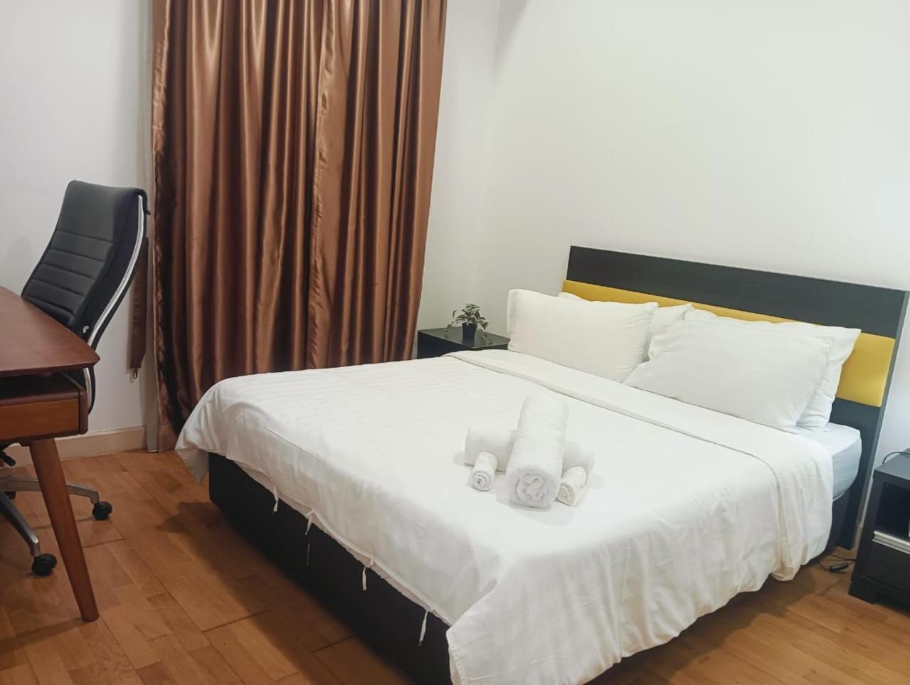 Suasana Lux Rooms