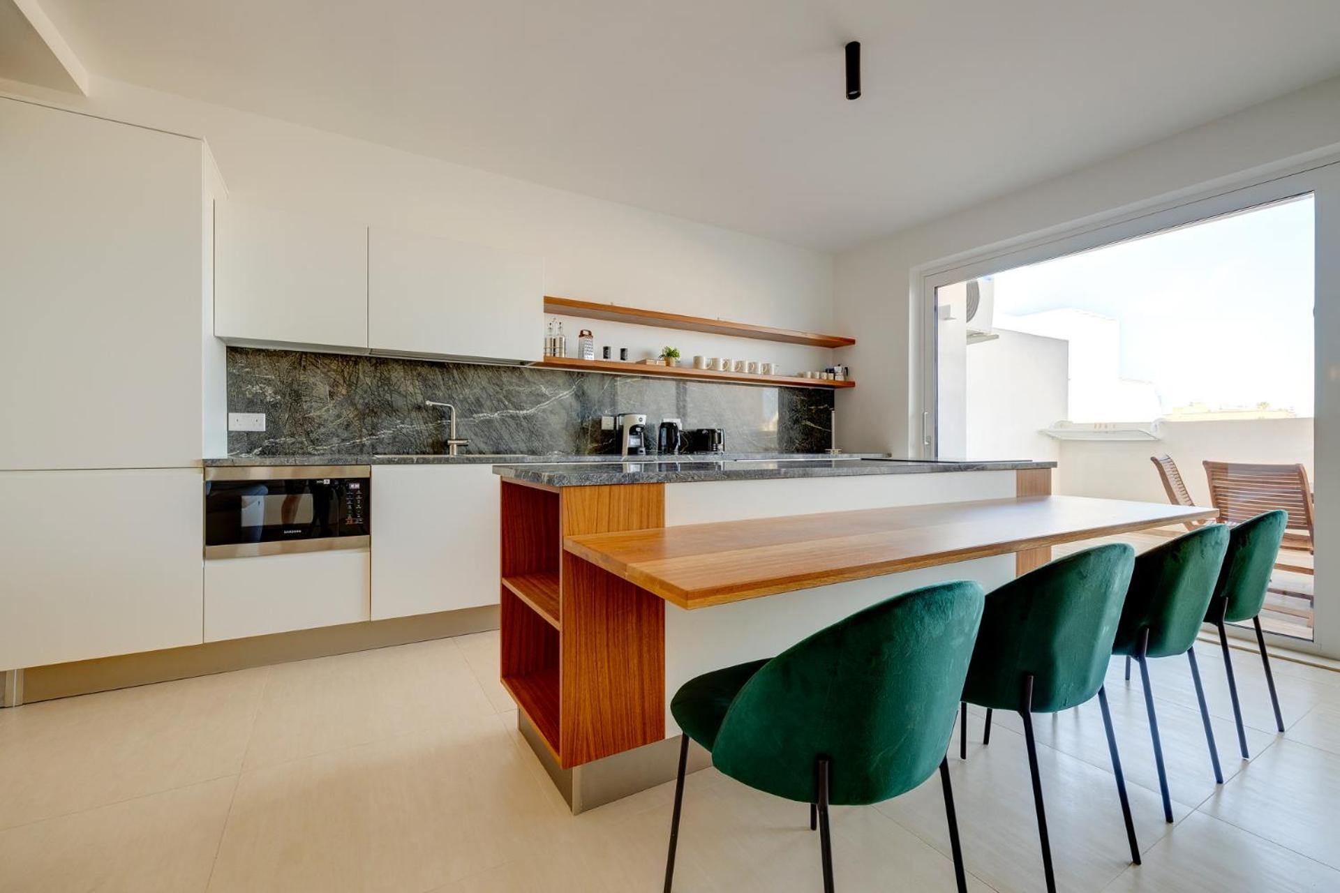 Stylish Duplex in a Tranquil Central Area view 2