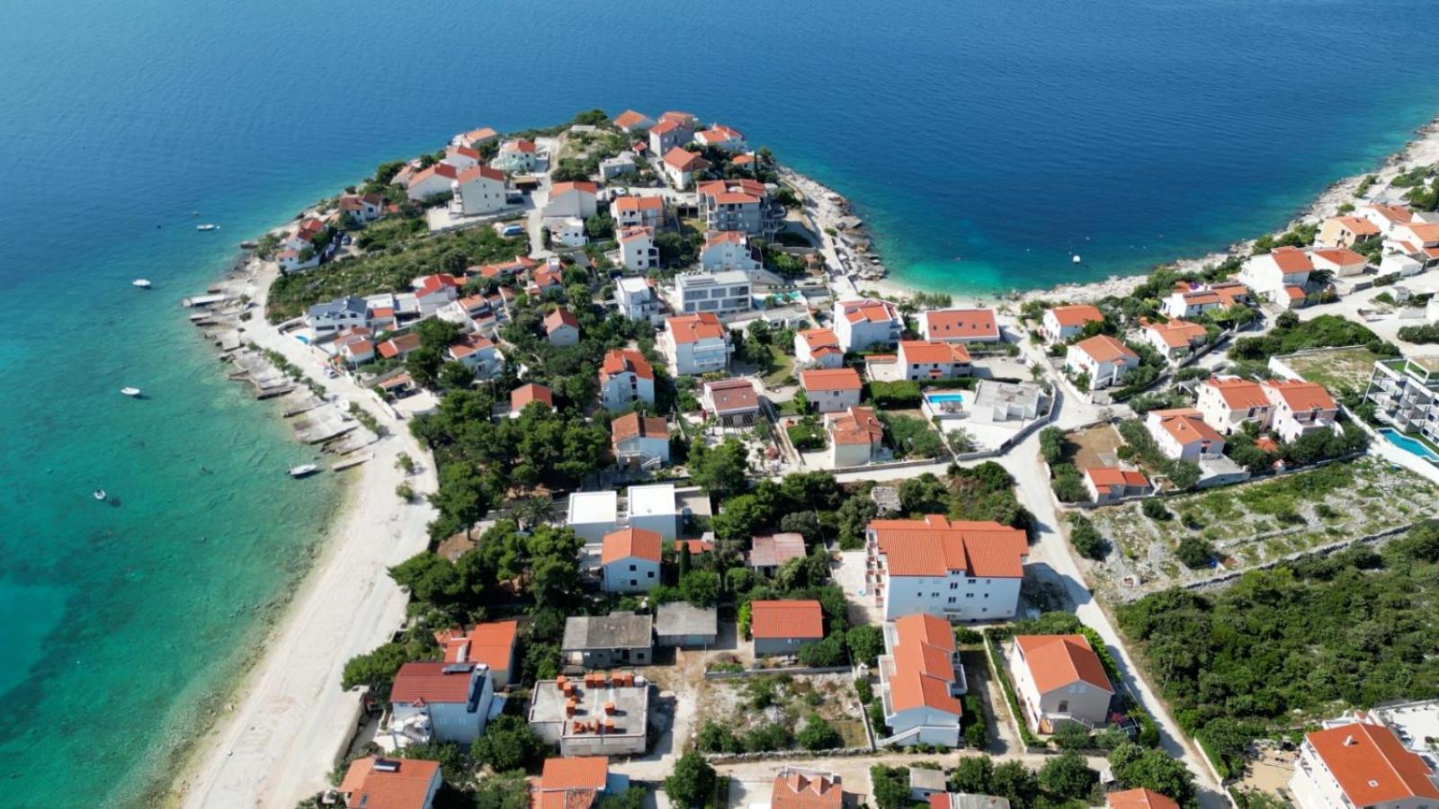 Apartments Luka