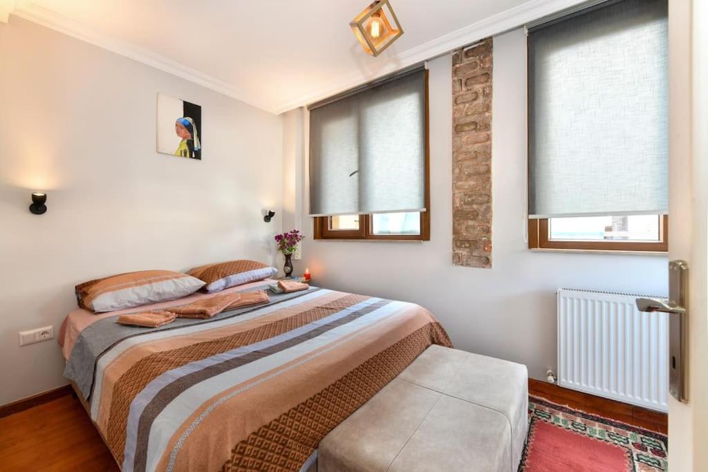 Taksim Private Terrace Close to Antique Store Galata Port Cihangir