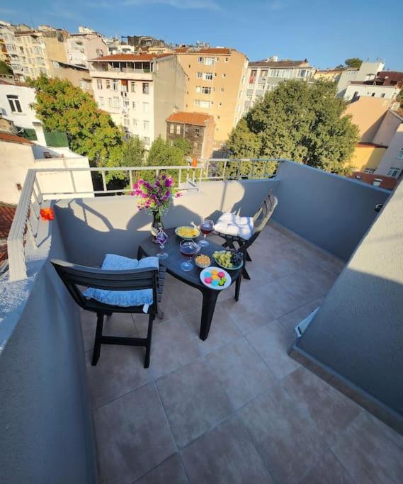 Taksim Private Terrace Close to Antique Store Galata Port Cihangir
