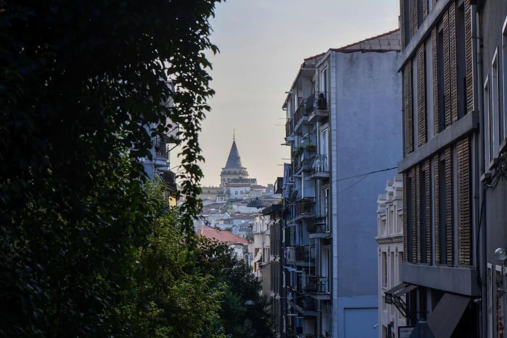 Taksim Private Terrace Close to Antique Store Galata Port Cihangir