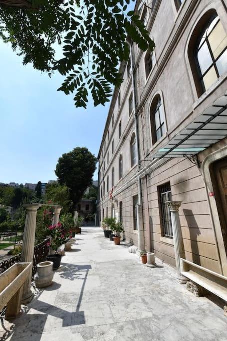 Taksim Private Terrace Close to Antique Store Galata Port Cihangir