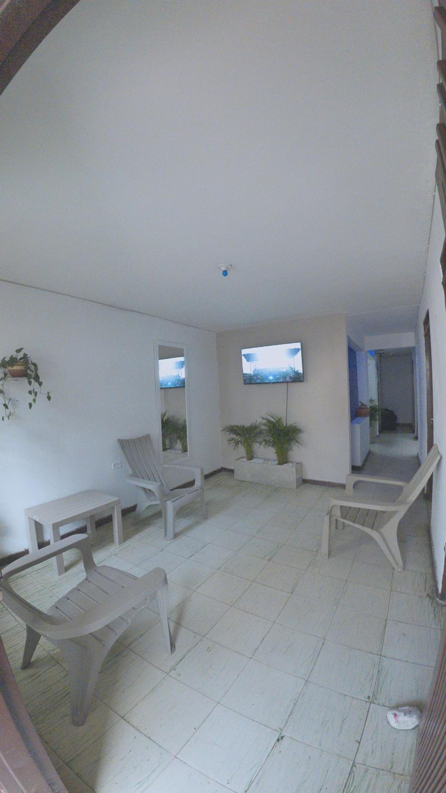 Bau Travel HOSTAL