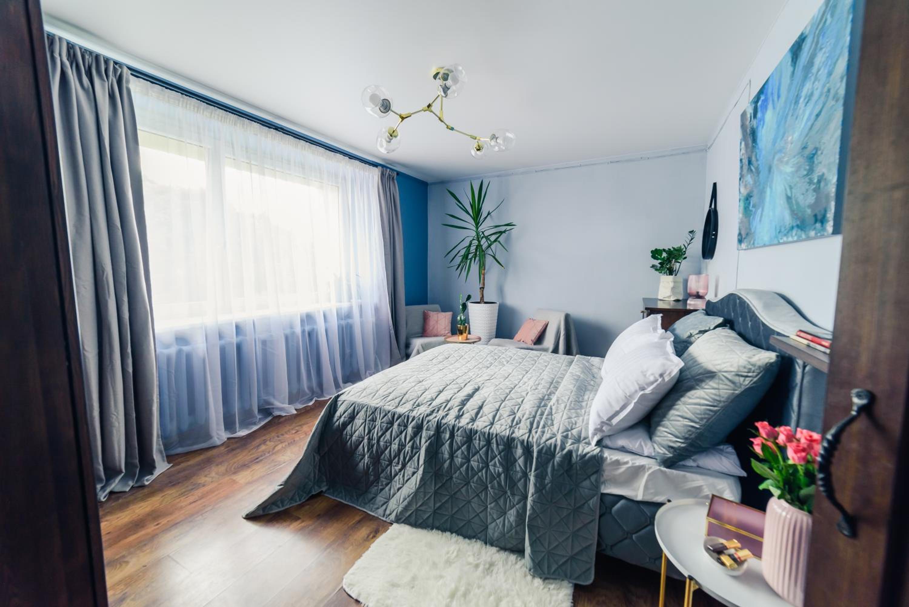Top-Floor Retreat Near Old Town view 5
