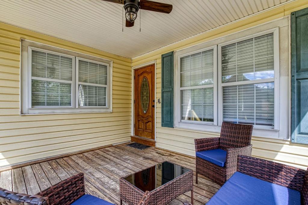 Bearskin Getaway, Hot Tub, Free Attraction Tickets, WIFI!!!