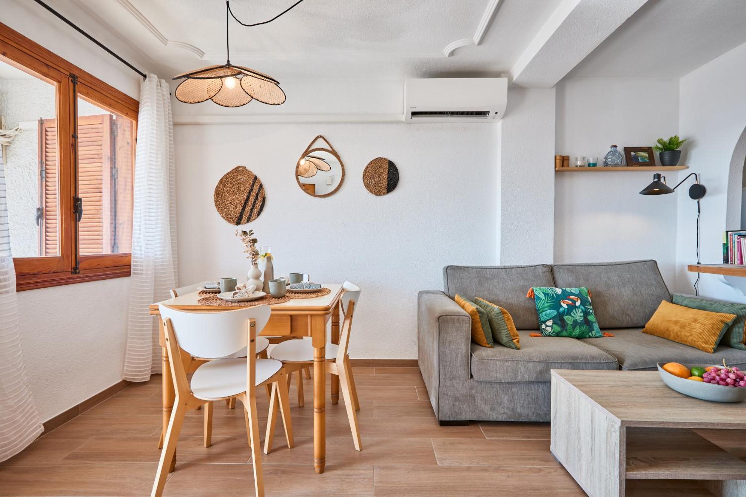 Naufragos Beach Apartment - by Welcomely