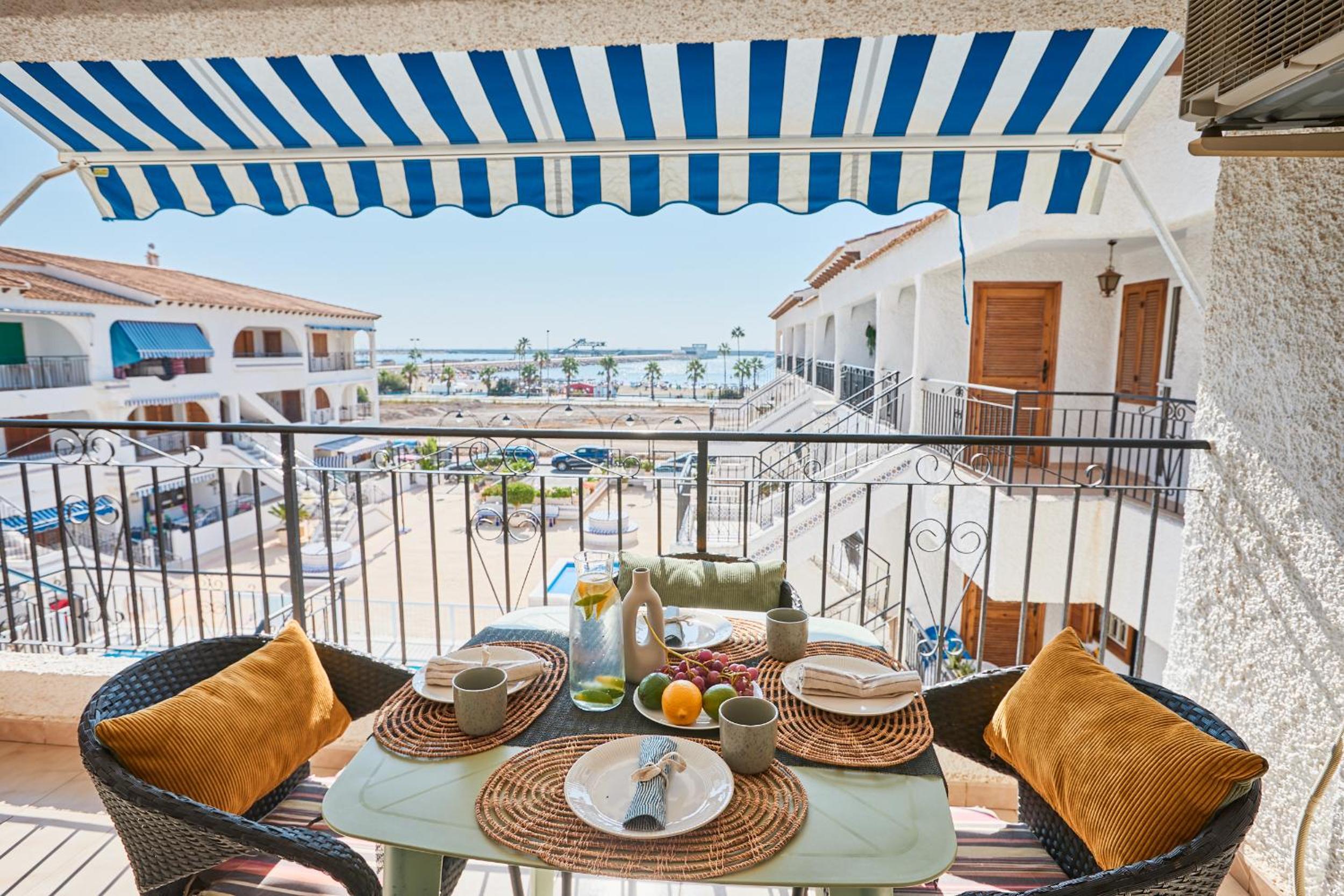 Naufragos Beach Apartment - by Welcomely