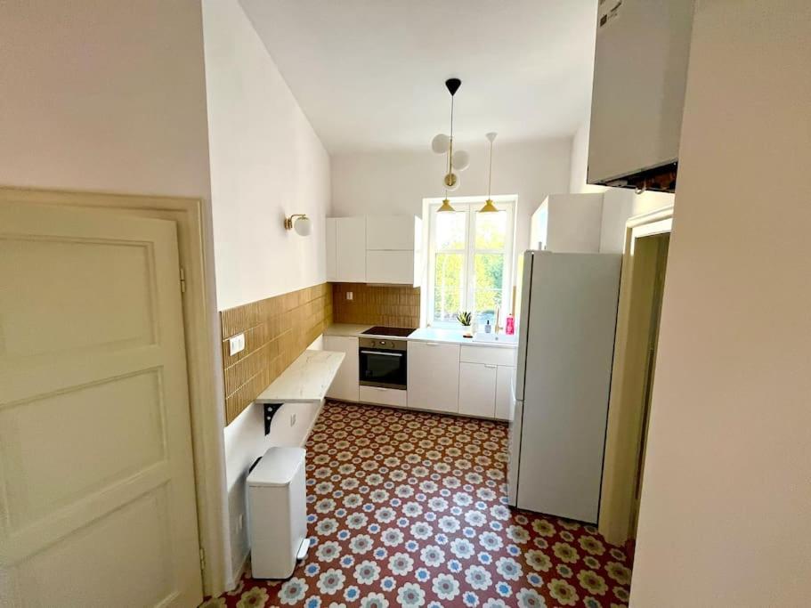 Newly reconstructed city center flat - 3 bedrooms view 4
