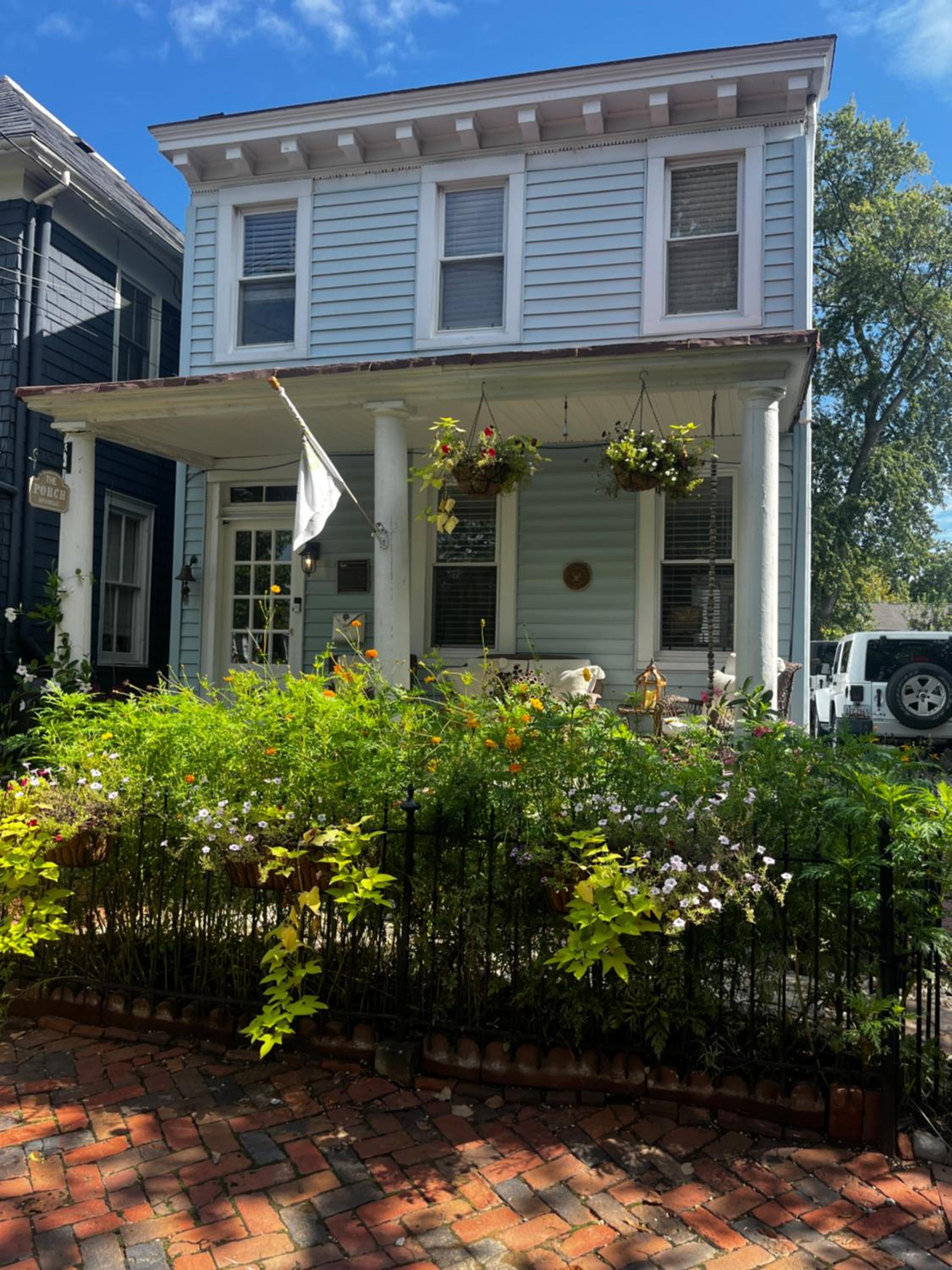 Hotel Walk to Everything Historic Arts District - Image 1