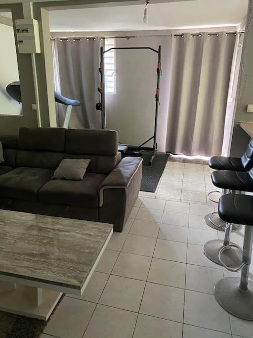 Logement à Rivière-Pilote à 5 min de Anse Figuier view 4