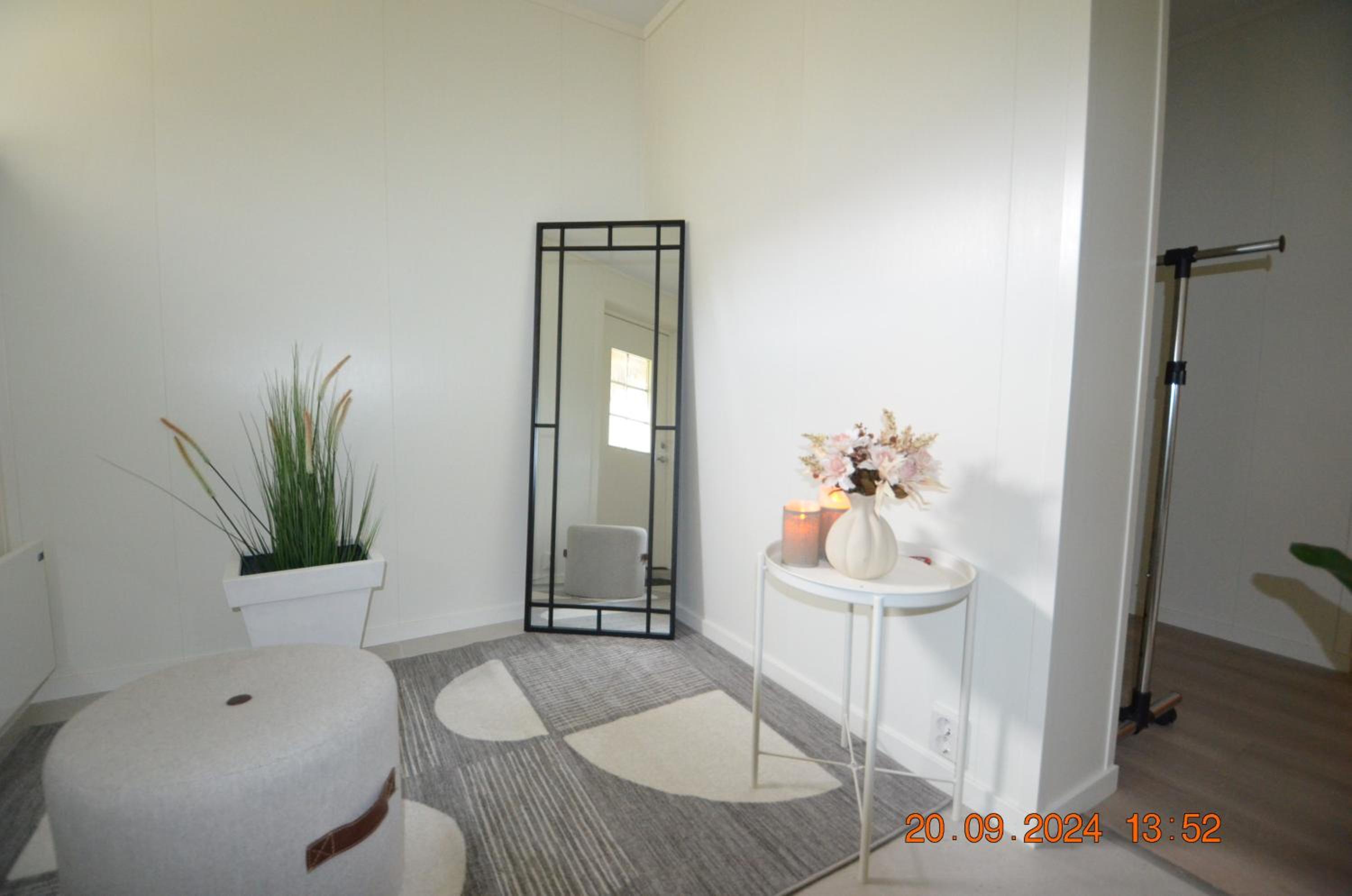 HSH apartment FREE parking stay for NON-smokers only