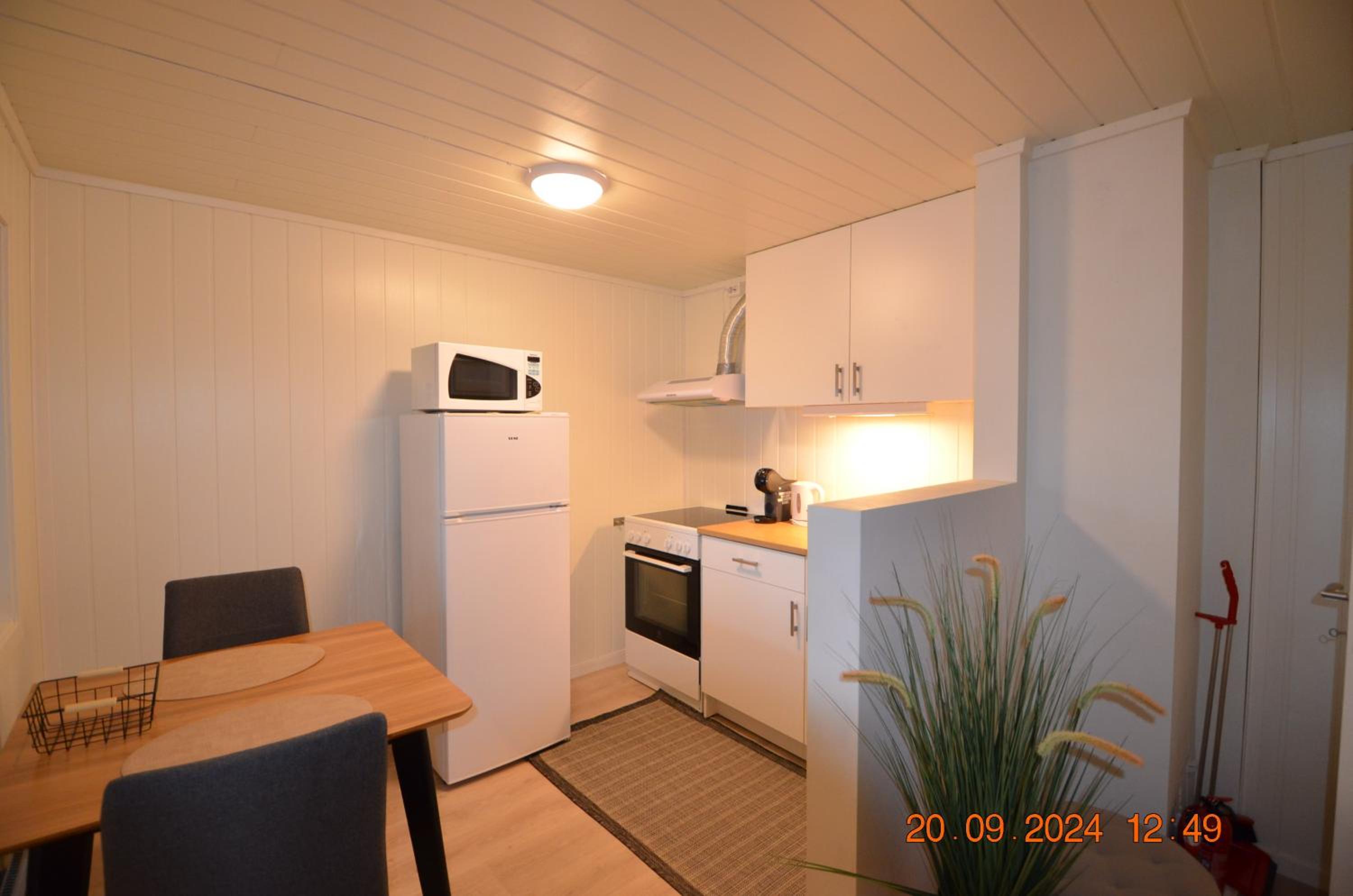 HSH apartment FREE parking stay for NON-smokers only