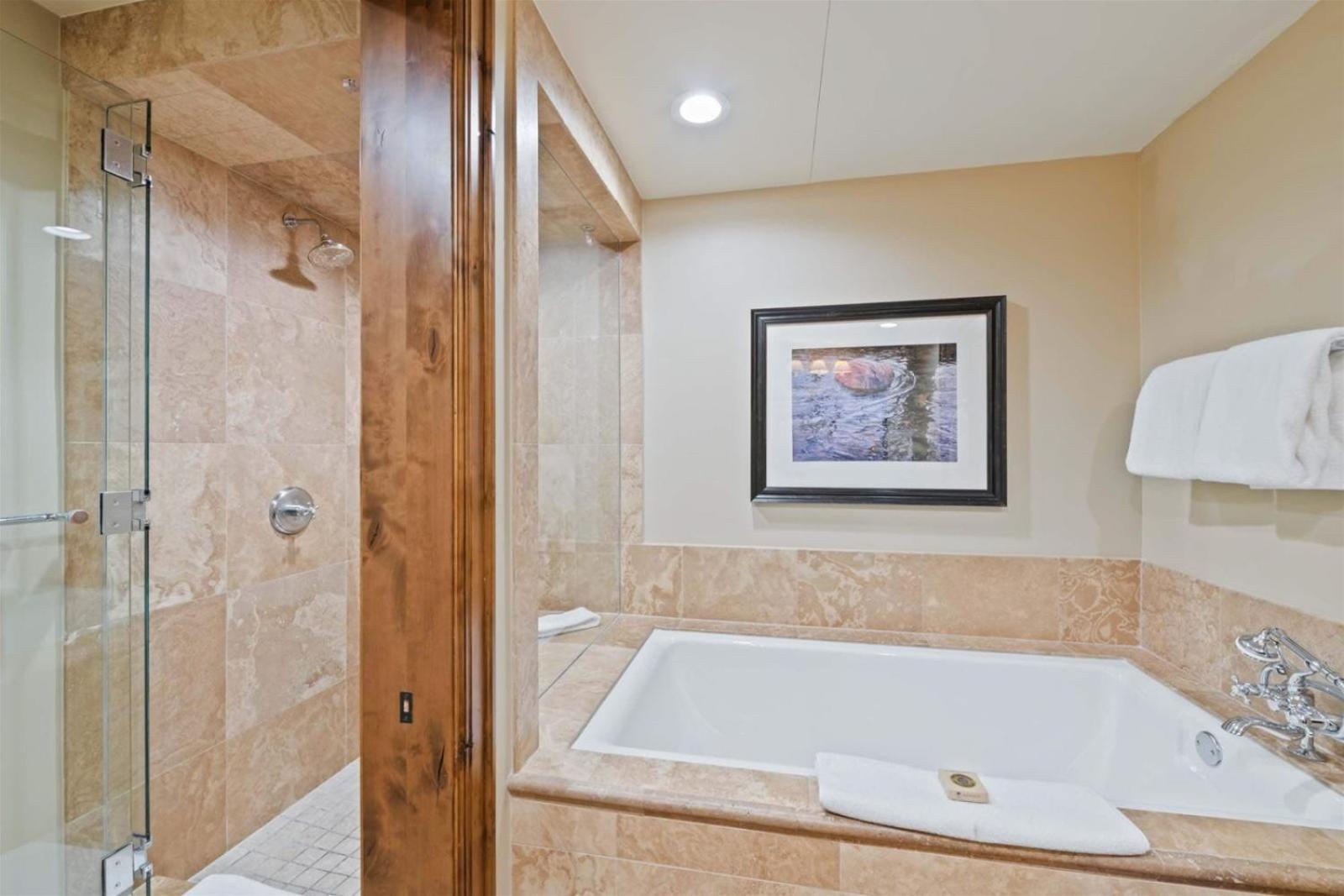 Aspen Mountain Residences 3 Bedroom photo 17 of 27