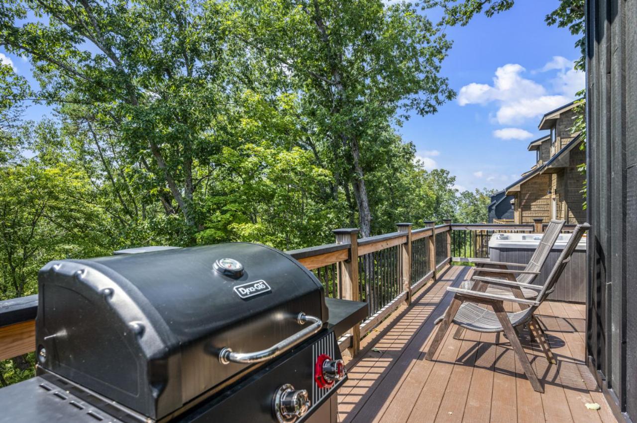 Pine Ridge Retreat w Hot Tub Grill Games More view 3
