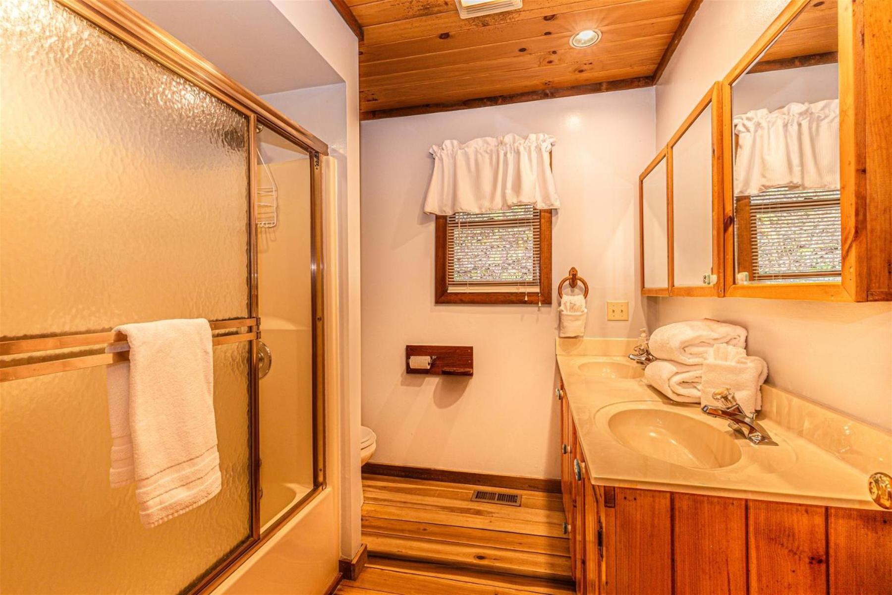 Dragonfly Cabin