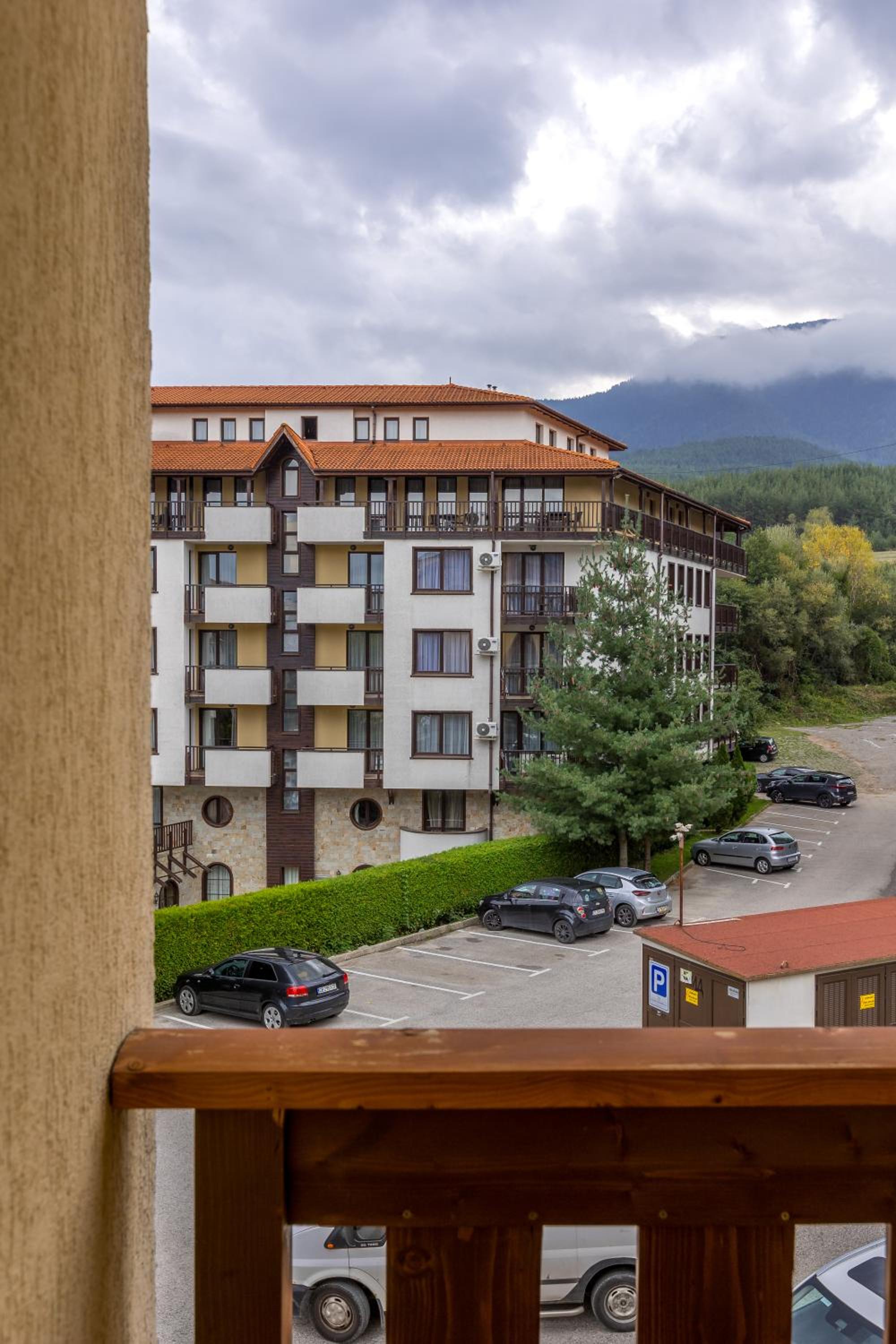 Pirin Sense Apartment Complex