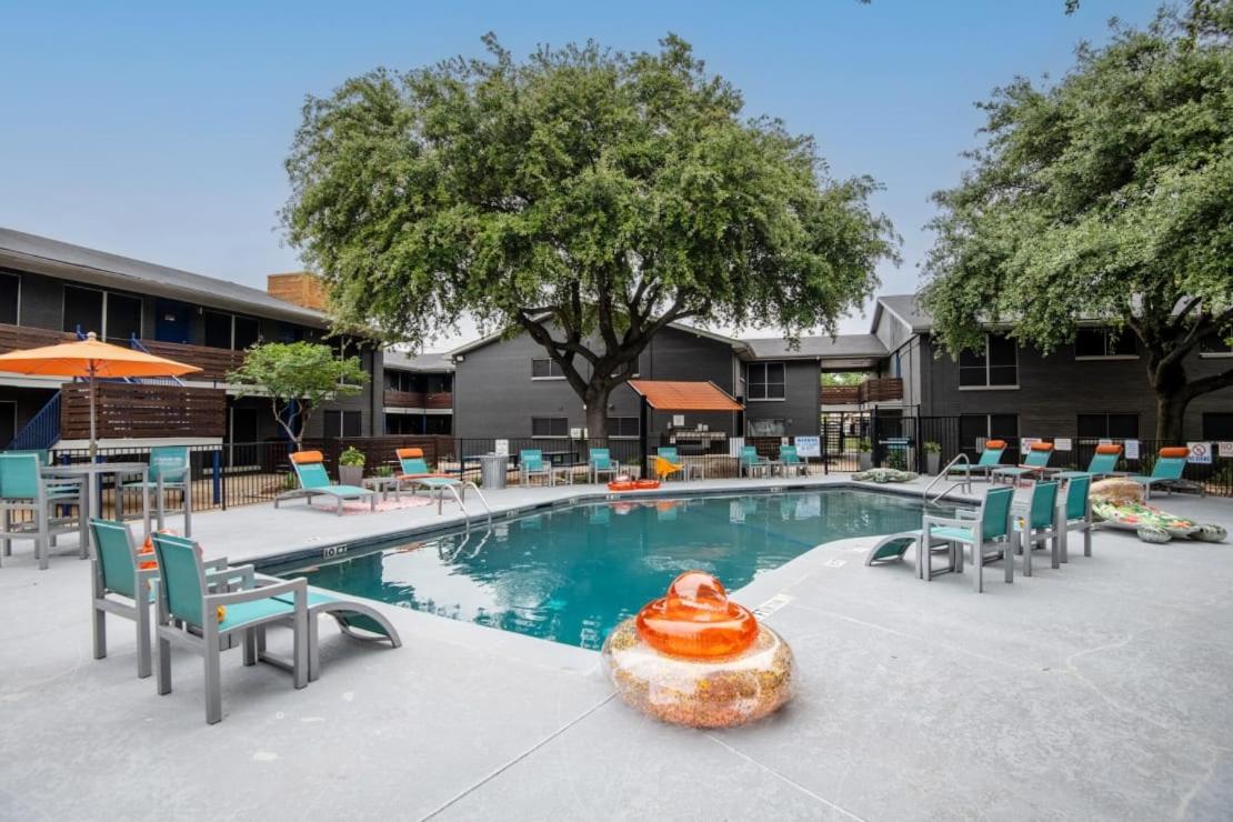 Lavishly Lonestar-walk To At&t Stad Ent District view 3