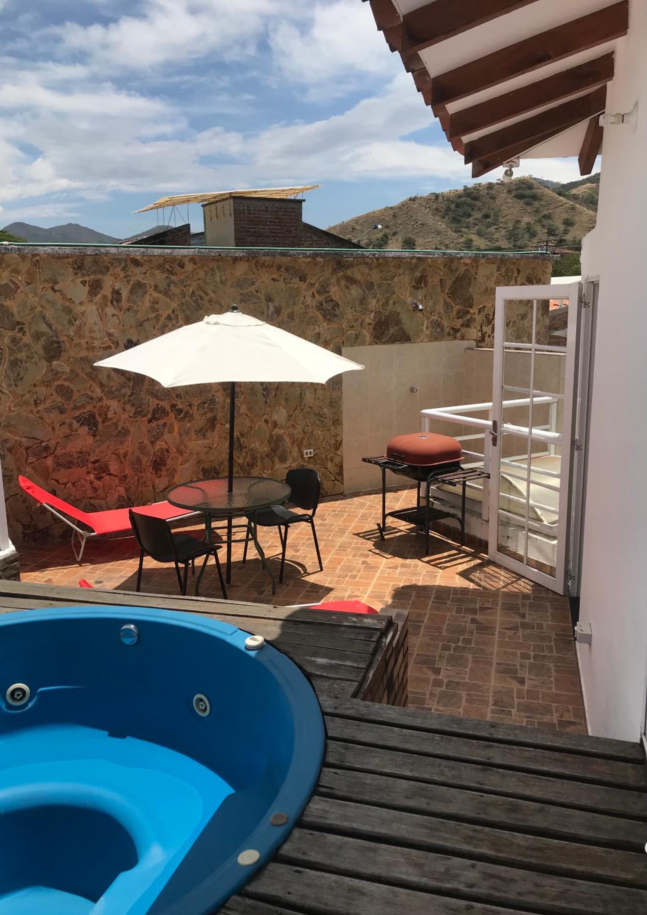 Linda casa con jacuzzi
