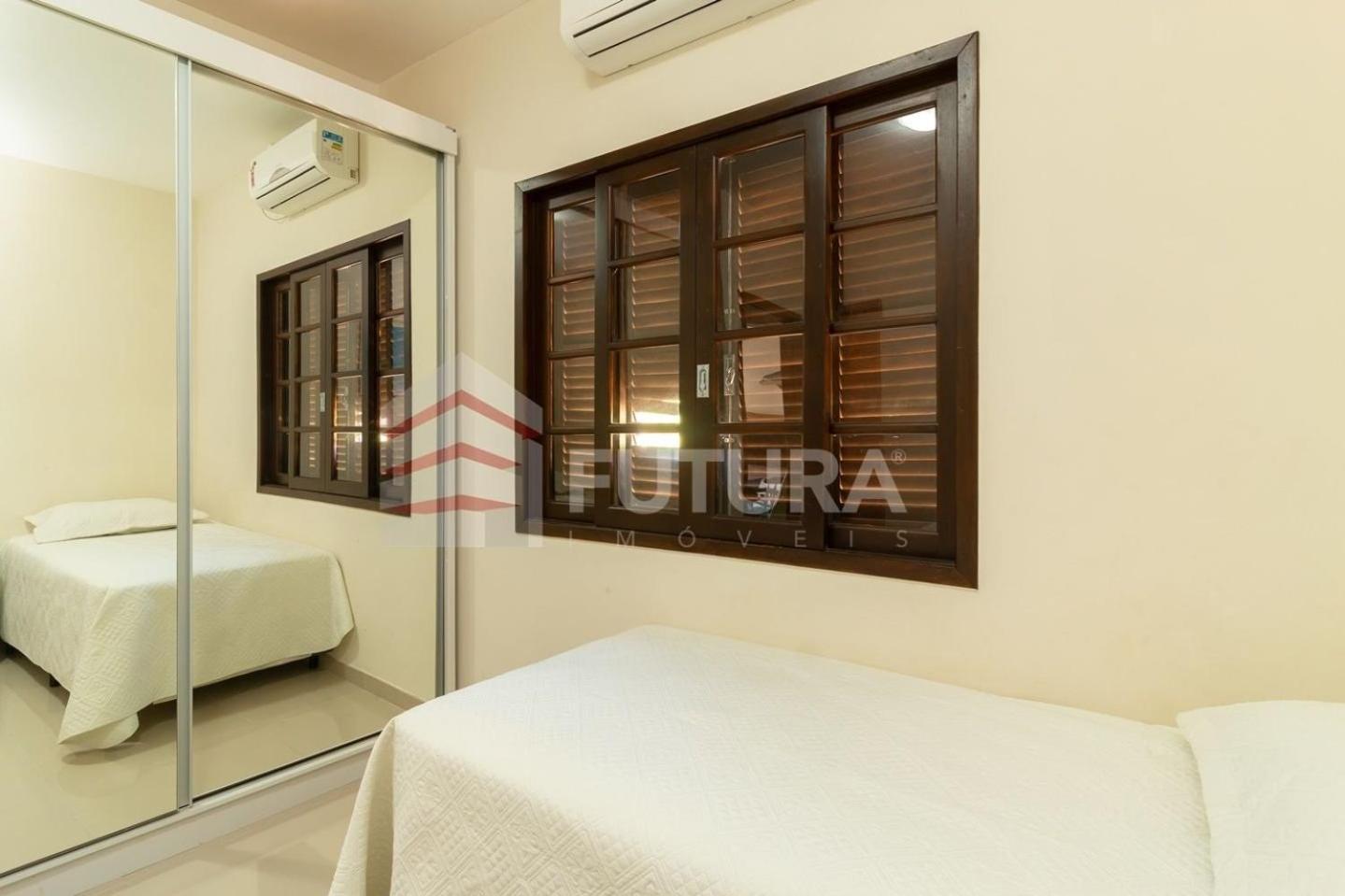 LINDA CASA COM PISCINA PARA ALUGUEL DE TEMPORADA EM BOMBAS