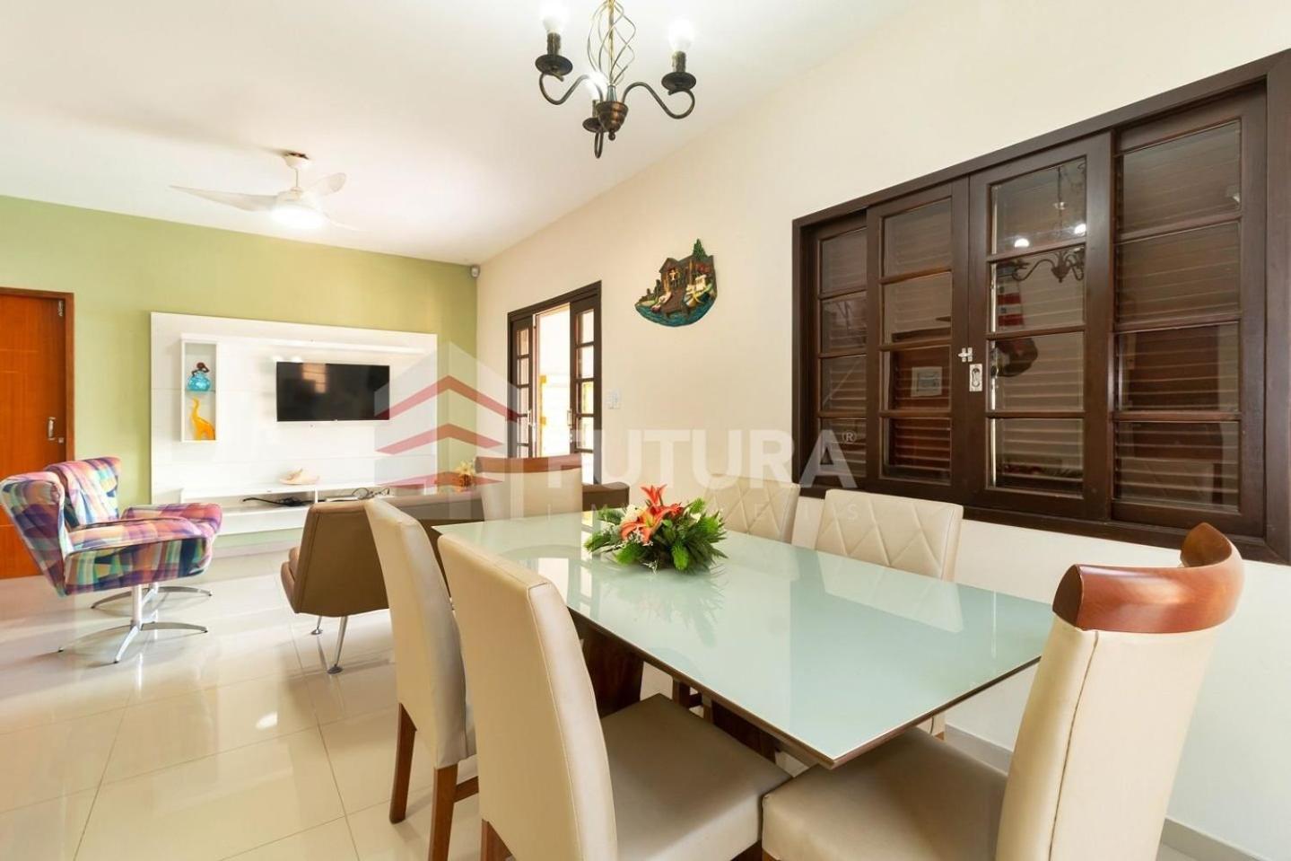 LINDA CASA COM PISCINA PARA ALUGUEL DE TEMPORADA EM BOMBAS