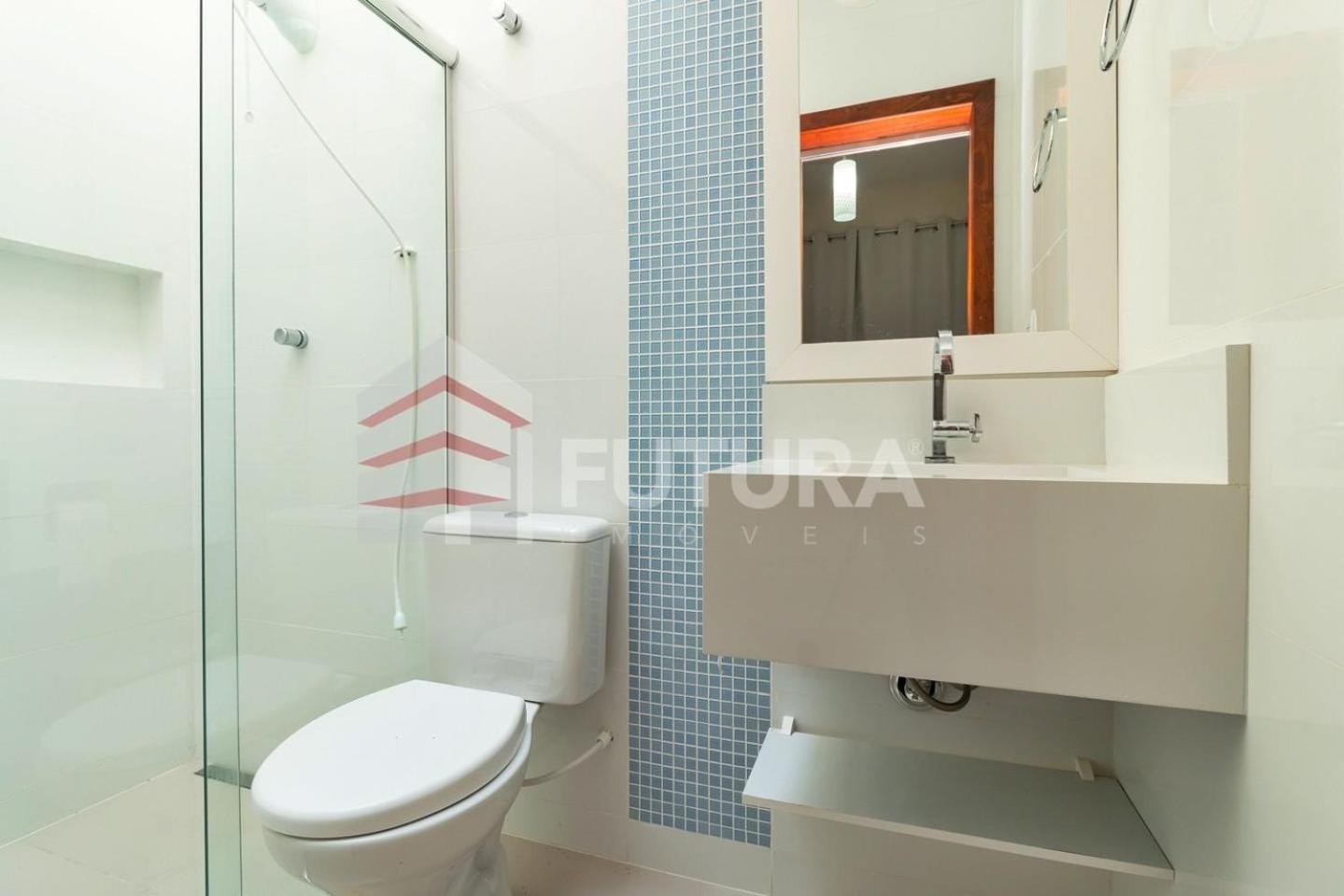 LINDA CASA COM PISCINA PARA ALUGUEL DE TEMPORADA EM BOMBAS